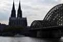 PSpringt kein Suizid Brueckenspringer Koeln Hohenzollernbruecke P026